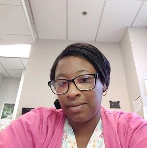 Meet your Posher, Desiree